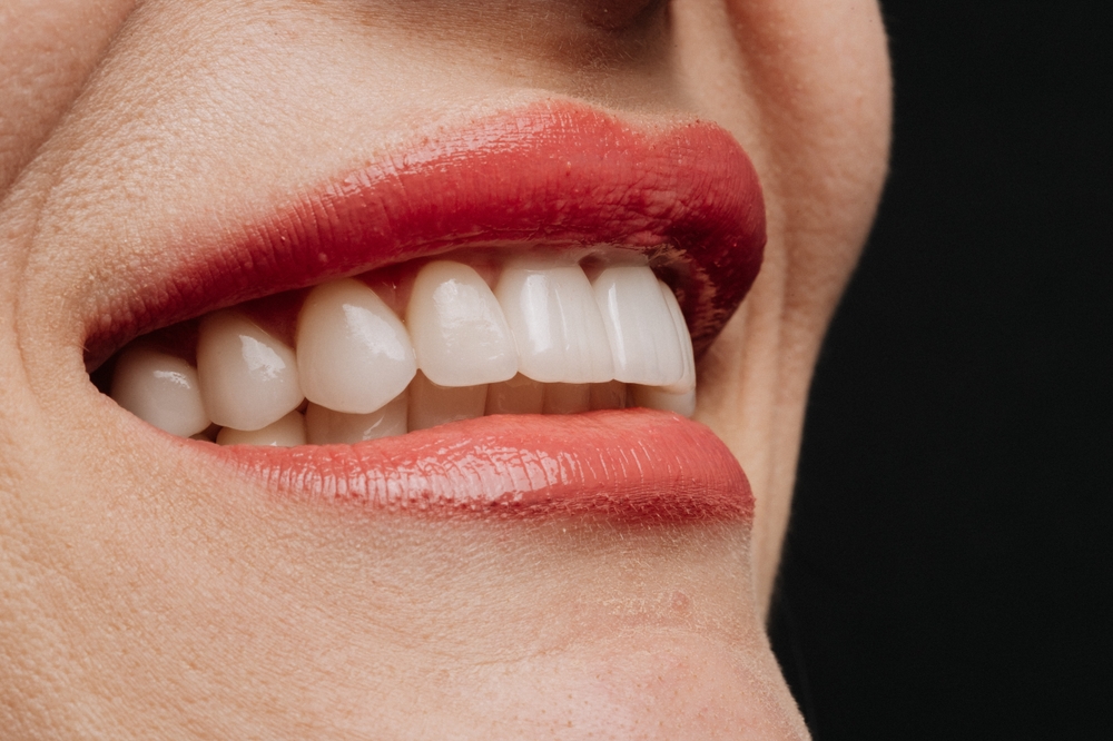 smiling women close up photo